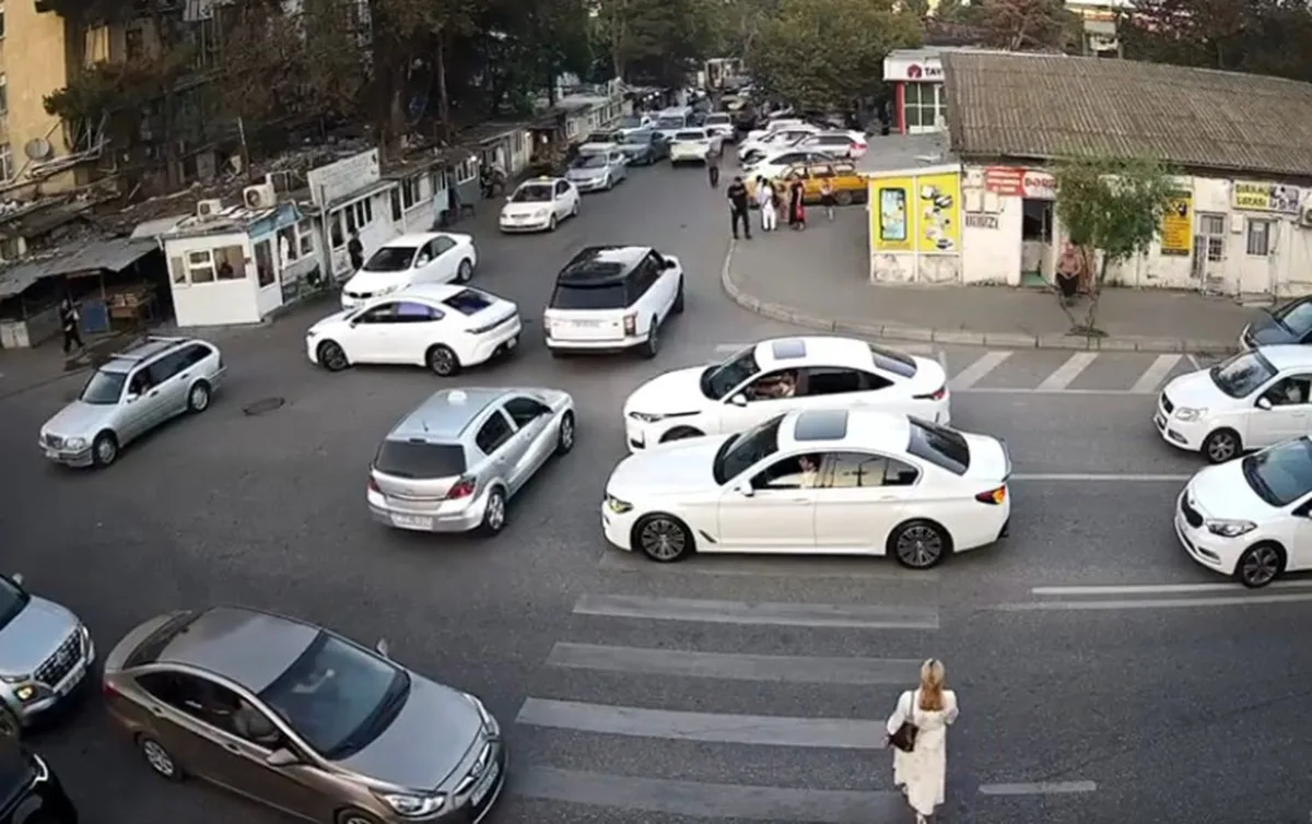 “Tayqa kəsişməsi”nə işıqforlar qoyuldu - Video