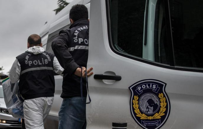 Məşhur türkiyəli müğənnini 10 İL HƏBS GÖZLƏYİR - FOTO