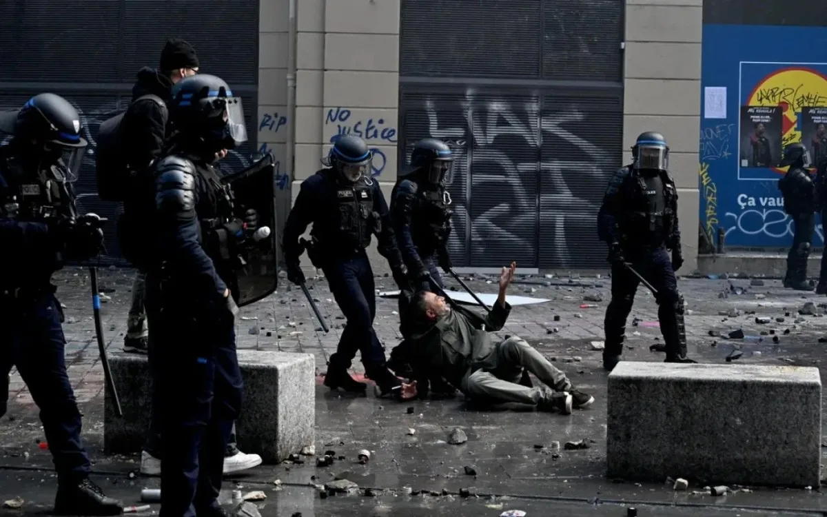 Parisdə etirazlar zamanı 855 nəfər həbs edildi