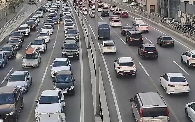Bu yollarda sıxlıq var - SİYAHI