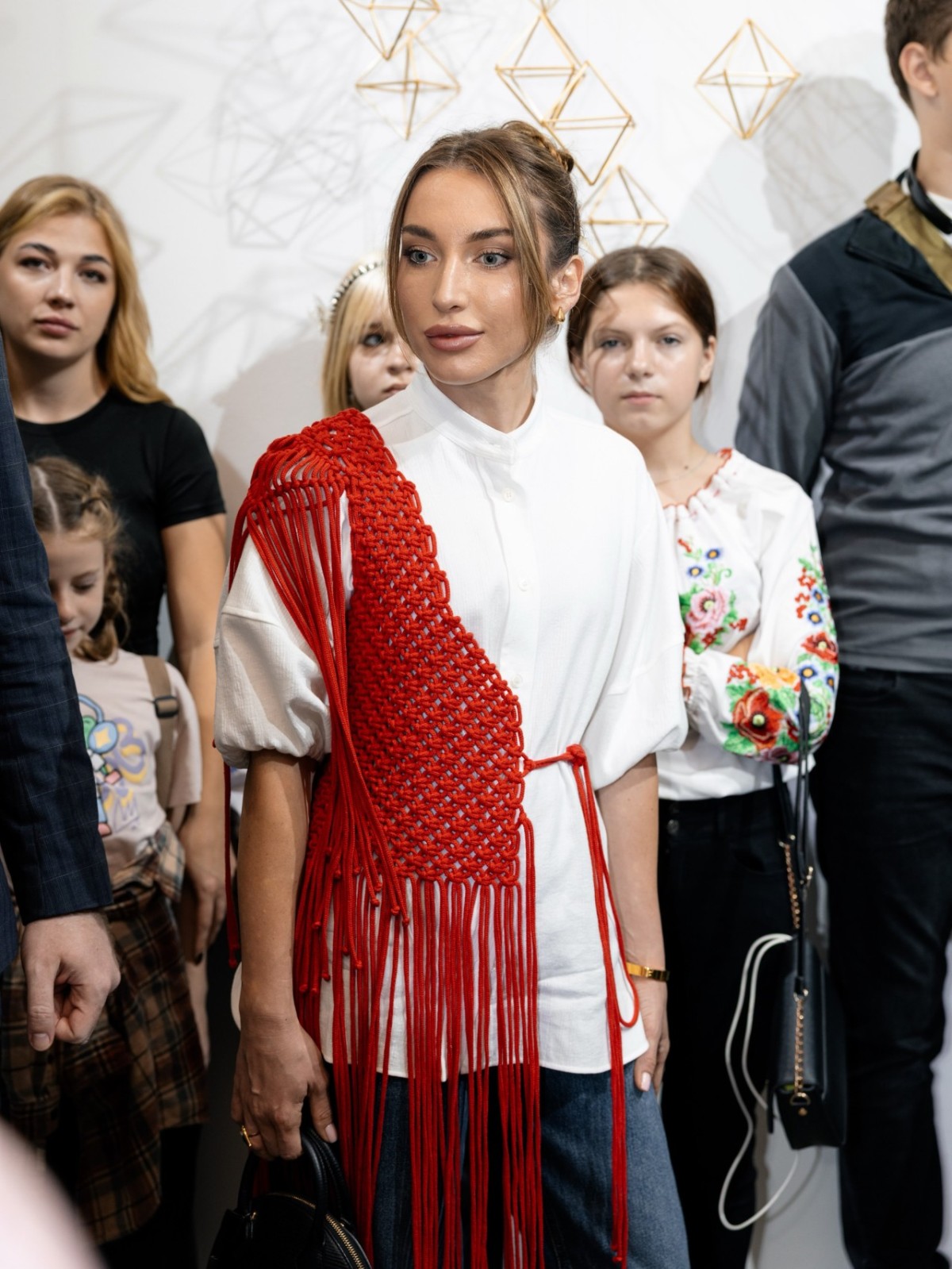 Alyona Əliyeva ukraynalı uşaqlarla İçərişəhəri gəzdi - FOTOLAR