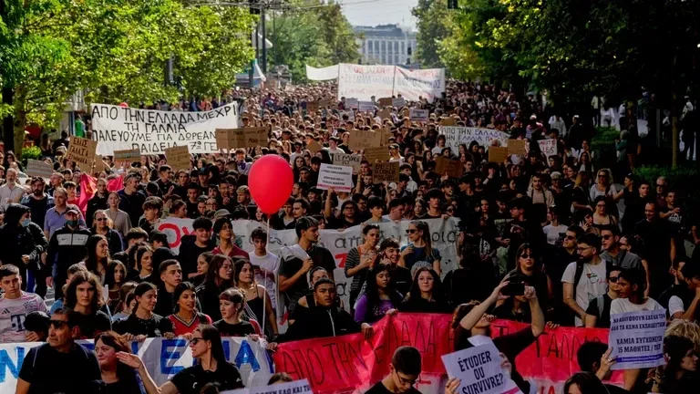 Yunanıstanda tələbə etirazları: 20 nəfər həbs edilib