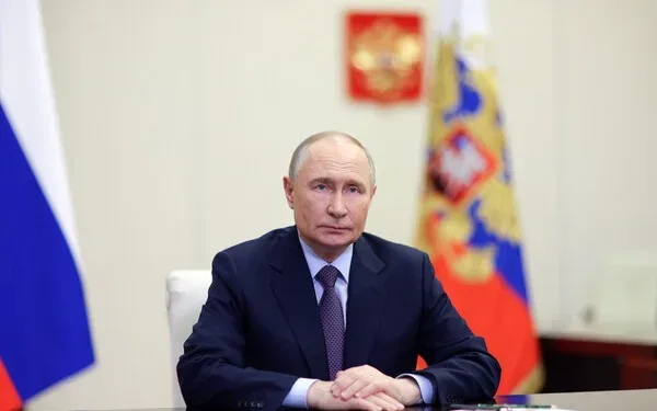 "Biz döyüşmək istəmirik, Ukrayna istəyirsə, döyüşsün" - Putin