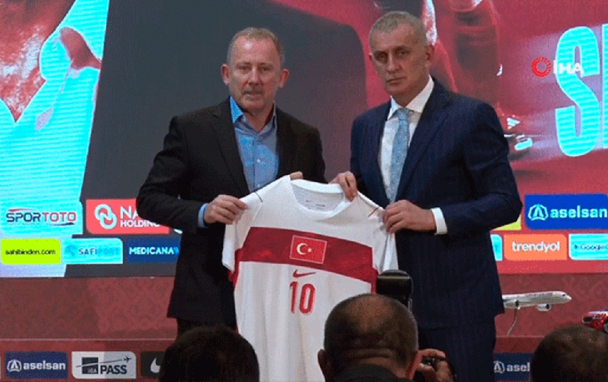 “Mən xalqın baş məşqçisiyəm” - Sergen Yalçın