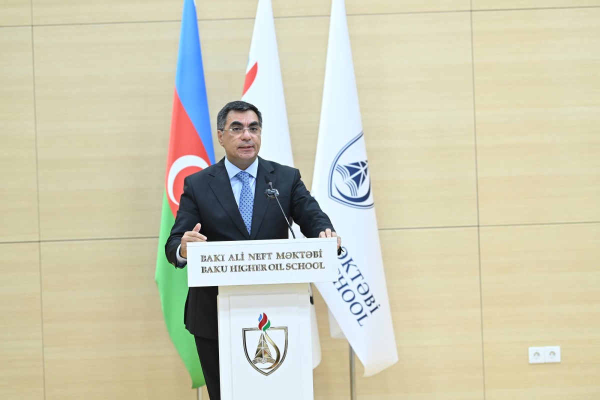 Emin Əmrullayev SABAH proqramının tələbələri ilə görüşdü - FOTOLAR