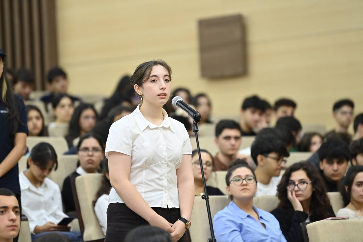 Emin Əmrullayev SABAH proqramının tələbələri ilə görüşdü - FOTOLAR