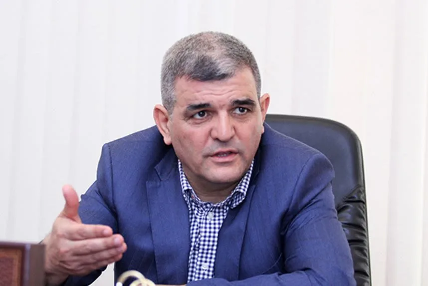 Fazil Mustafa Bakı məktəblərindəki sıxlığı TƏNQİD ETDİ
