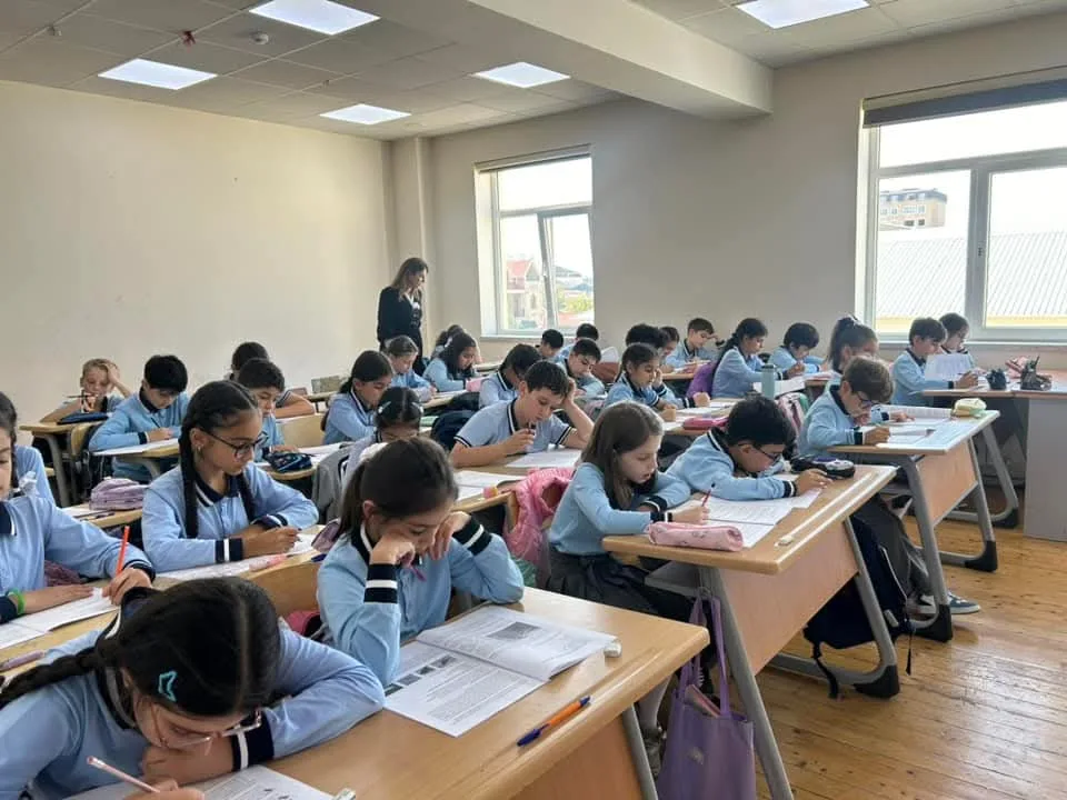 Azərbaycan məktəblərində bu qadağa TƏTBİQ OLUNDU
