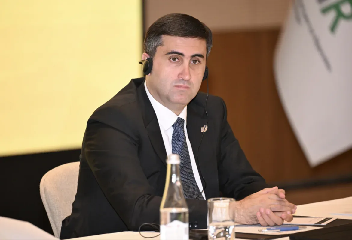 Abbas Abbasov Azərbaycana gələn əcnəbi ictimai-siyasi fəallarla görüşüb