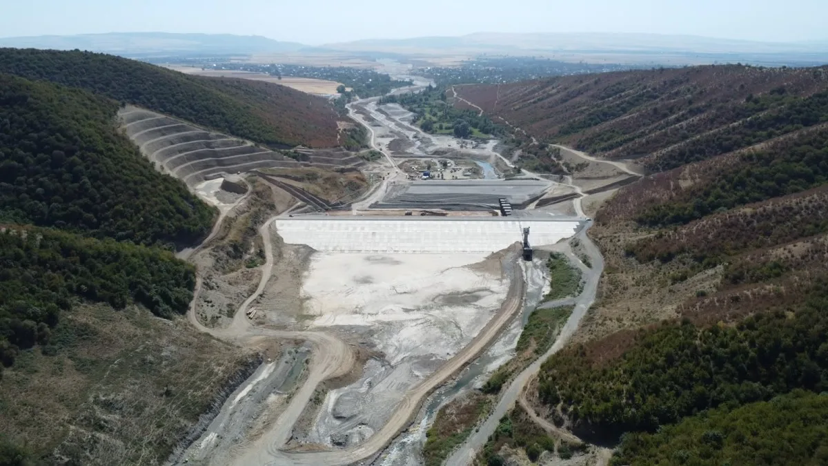 Yengicə su anbarının tikintisi davam edir