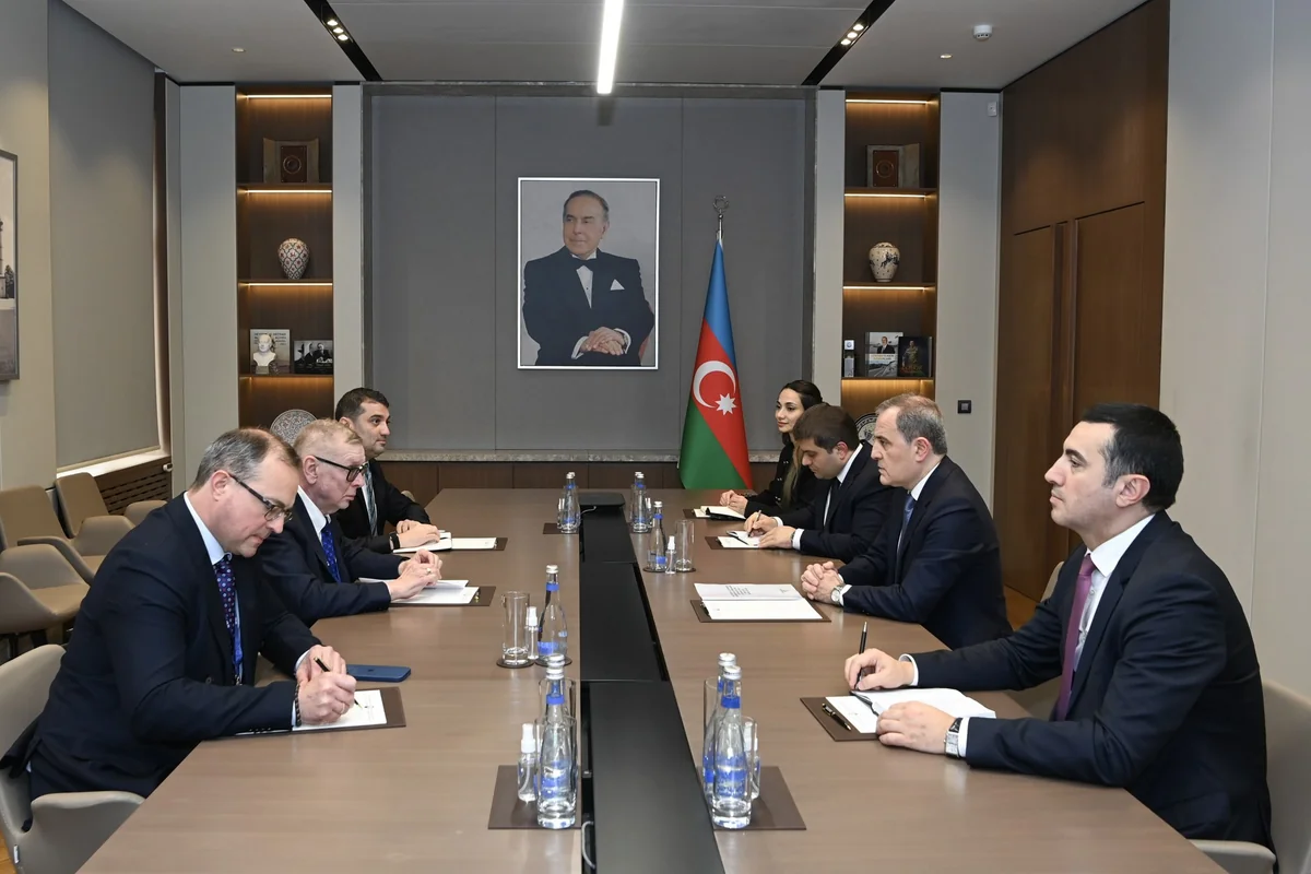 Ceyhun Bayramov Aleksandr Zuyev ilə görüşüb
