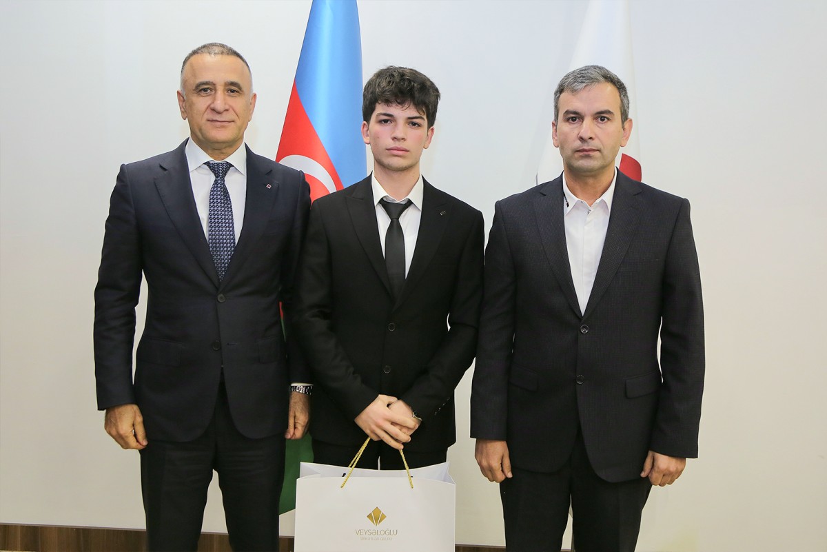 Veysəloğlu Şirkətlər Qrupunda Prezident təqaüdçüsü olan əməkdaş övladları ilə görüş keçirildi - FOTOLAR