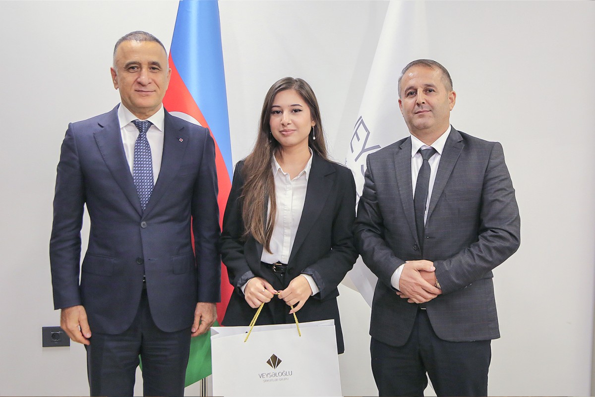 Veysəloğlu Şirkətlər Qrupunda Prezident təqaüdçüsü olan əməkdaş övladları ilə görüş keçirildi - FOTOLAR